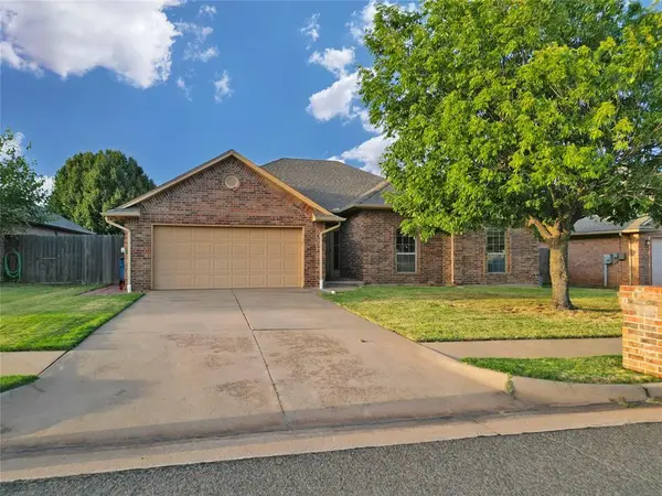 1717 Hemingway DR, Edmond, OK 73013