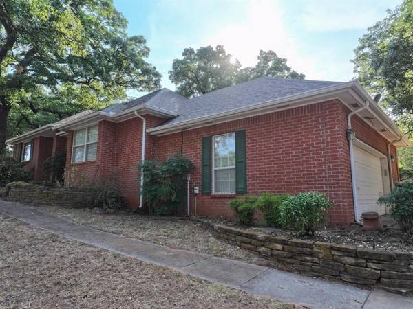 53 W Shore DR, Arcadia, OK 73007