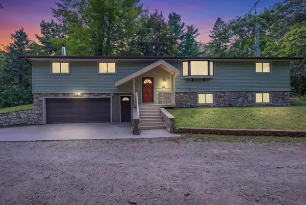 E1317 LARSON RD,  Waupaca,  WI 54981