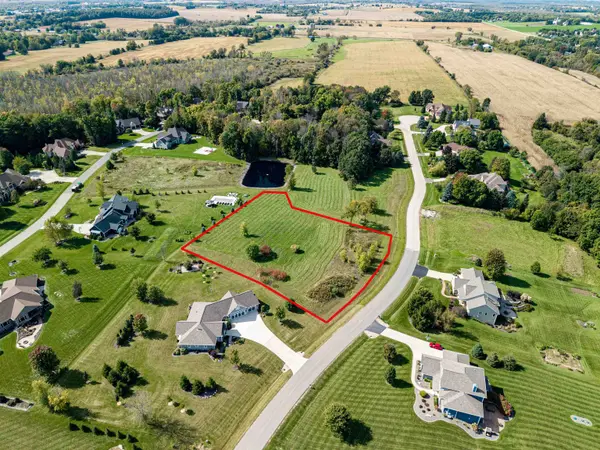 W9001 FOREST RIDGE DR #32, Hortonville, WI 54944