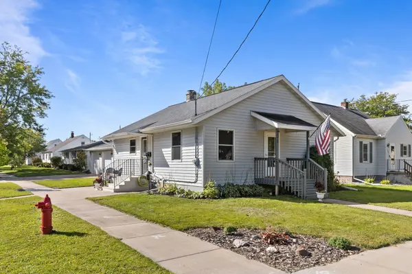 121 E SECOND ST, Kimberly, WI 54136