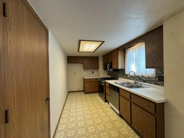 1345 W 18TH AVE, Oshkosh, WI 54902