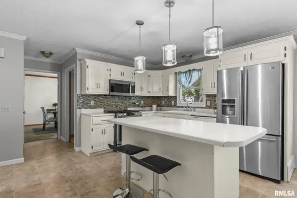 8 ABBEY CT,  Chatham,  IL 62629