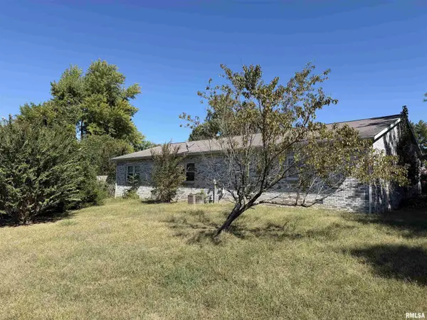 111 Stork ST, Anna, IL 62906