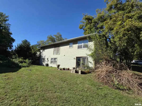 10 KIMBERLY CT, Macomb, IL 61455