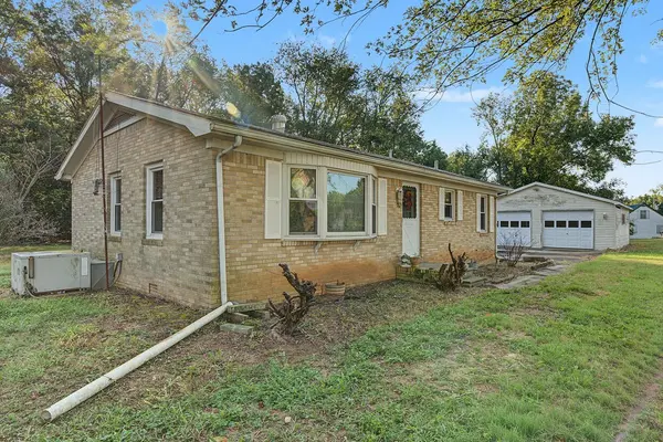 128 School House Rd, Gracey, KY 42232