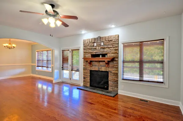 2398 Senseney Dr, Clarksville, TN 37042