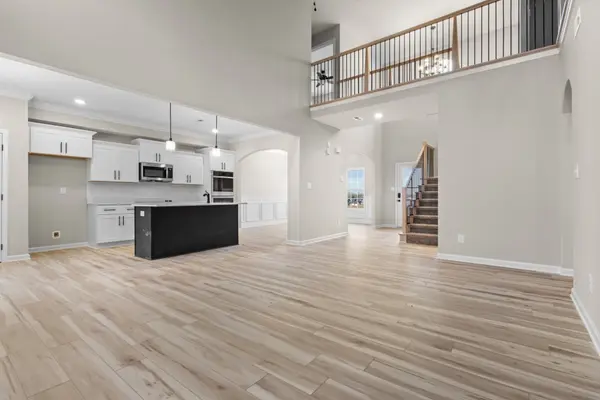 1326 English Oak Dr, Clarksville, TN 37043