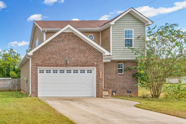 1002 Harding Dr, Clarksville, TN 37042