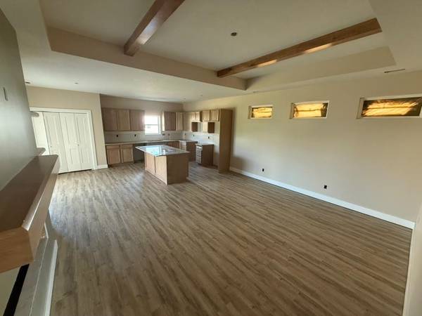 8962 E Joshua St, Bel Aire, KS 67226