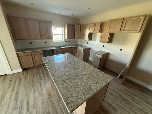 8962 E Joshua St, Bel Aire, KS 67226