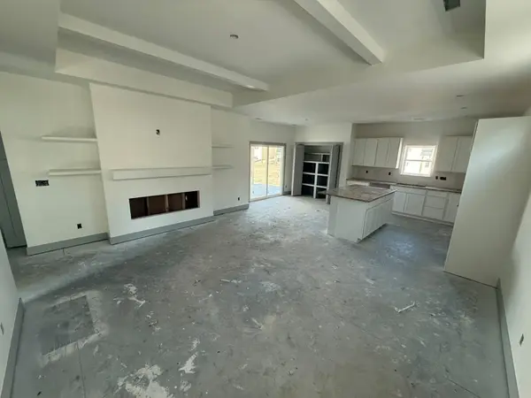 5103 N Toben Ct, Bel Aire, KS 67226