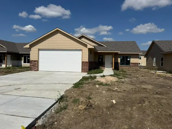8968 E Joshua St, Bel Aire, KS 67226