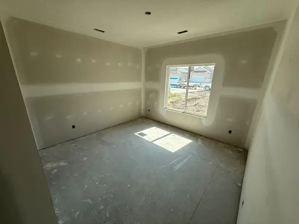 8968 E Joshua St, Bel Aire, KS 67226