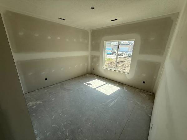 8968 E Joshua St, Bel Aire, KS 67226