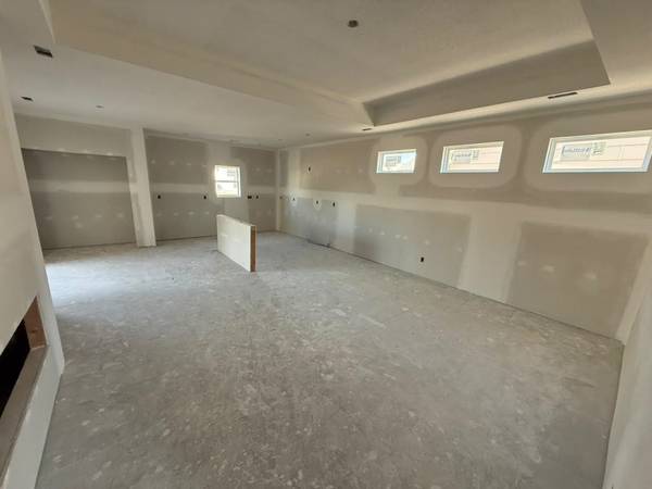 8968 E Joshua St, Bel Aire, KS 67226