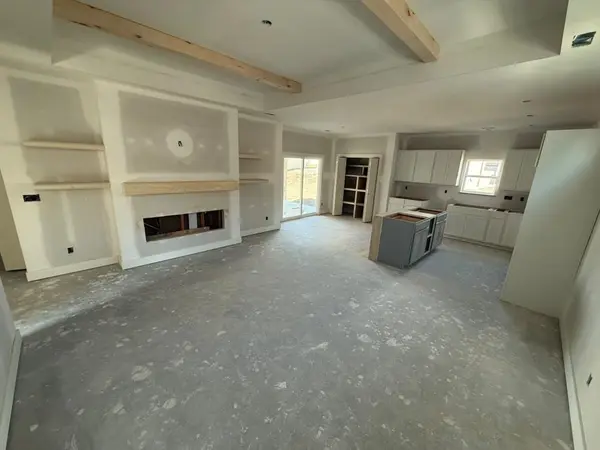 8974 E Joshua St, Bel Aire, KS 67226