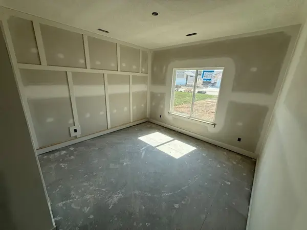 8974 E Joshua St, Bel Aire, KS 67226