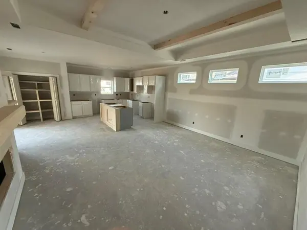 8974 E Joshua St, Bel Aire, KS 67226