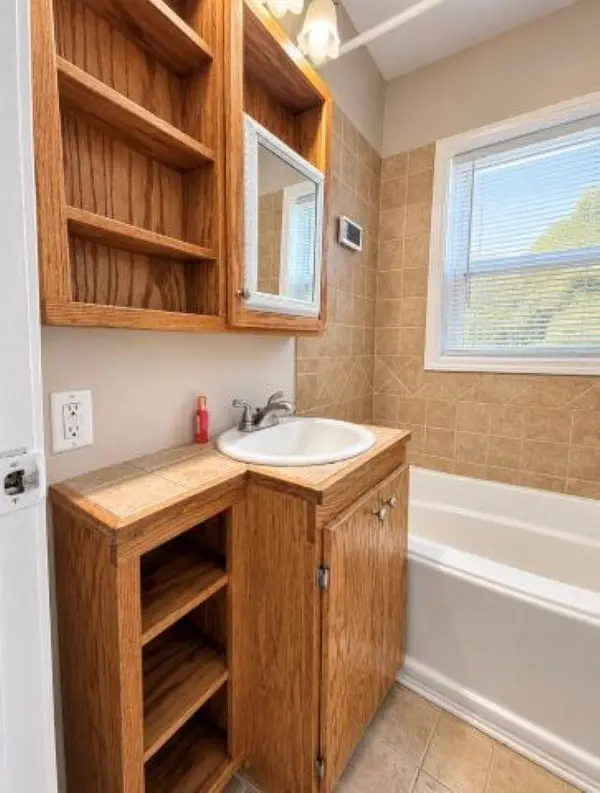 661 Montrose St., Salina, KS 67401