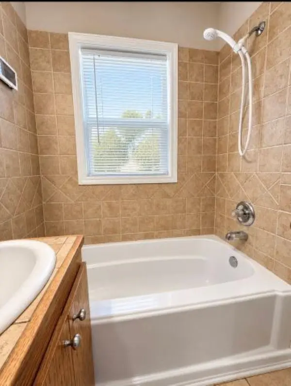 661 Montrose St., Salina, KS 67401