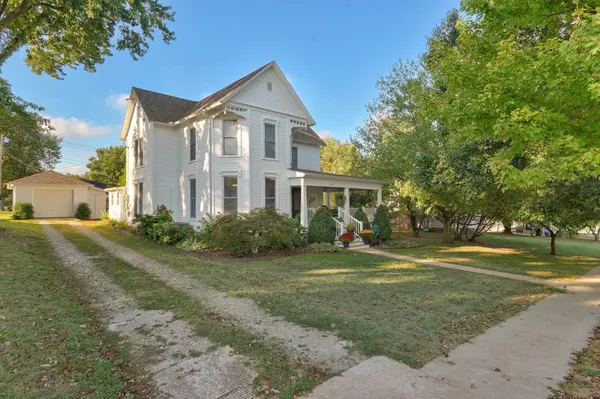 527 Center ST, Mt Vernon, MO 65712