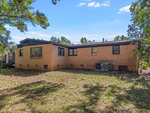 829 Duncan Bypass, Union, SC 29379-0000