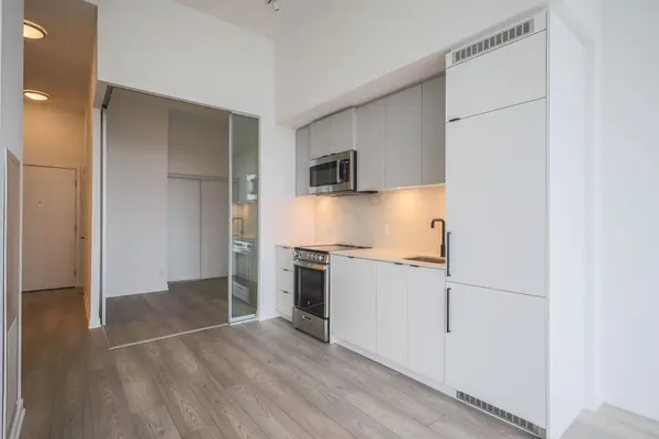 285 Dufferin ST #715, Toronto W01, ON M6K 0J2