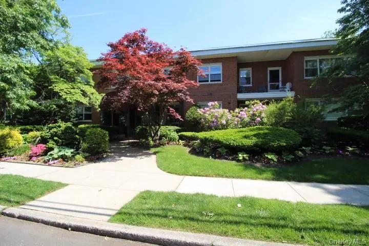463 Summit AVE #2-A, Cedarhurst, NY 11516