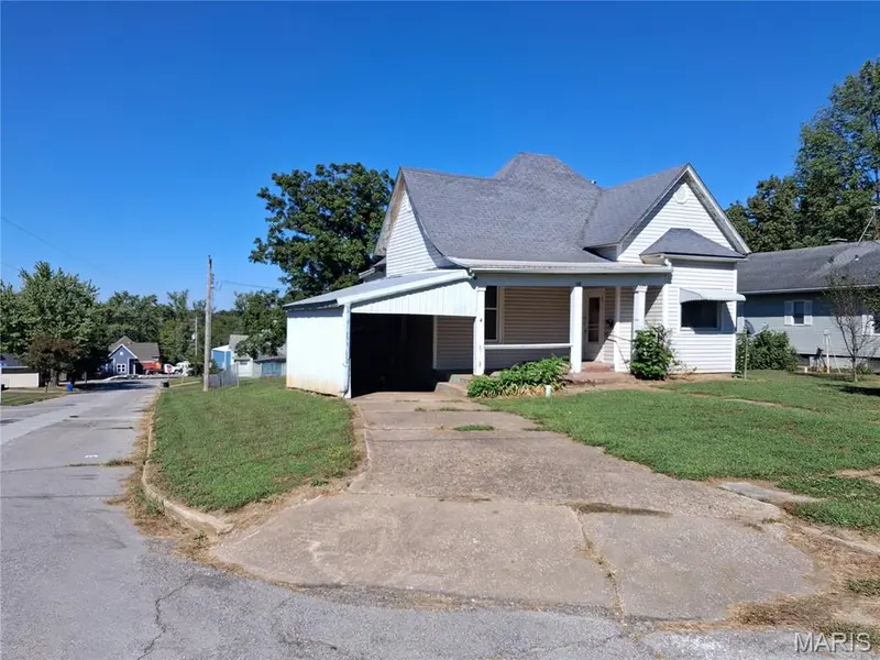 538 Cooper Ave, Paris, MO 65275