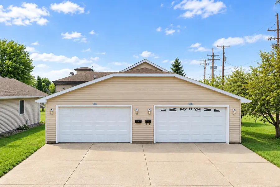 1737 EVANS ST, Oshkosh, WI 54901-3074