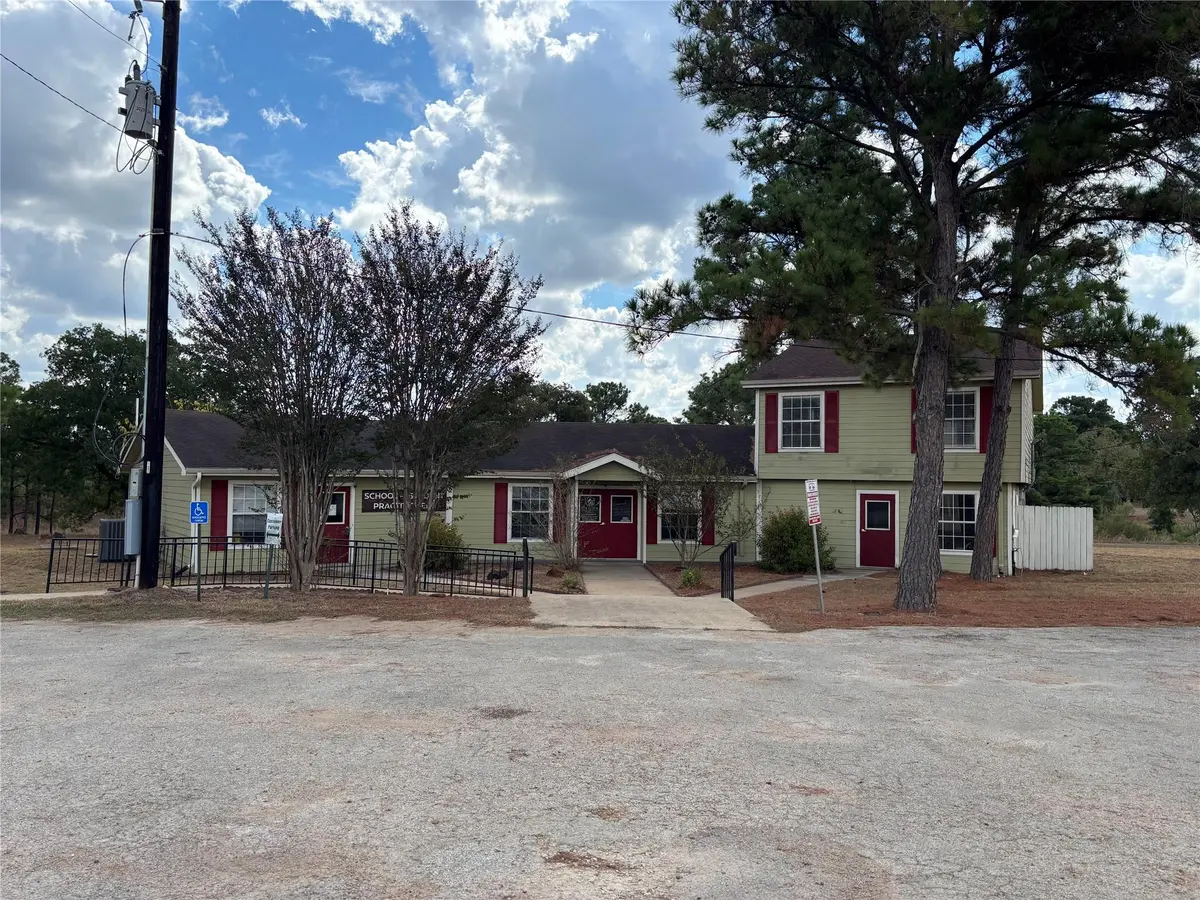 106 Conference DR, Bastrop, TX 78602