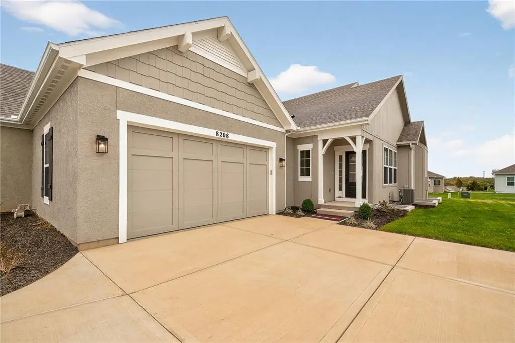 8288 Brockway ST, Lenexa, KS 66220