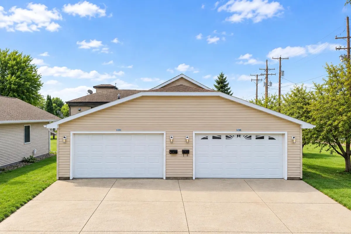 1737 EVANS ST, Oshkosh, WI 54901-3074