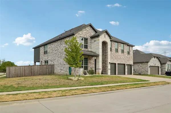 2923 Grand Lookout Lane, Arlington, TX 76001