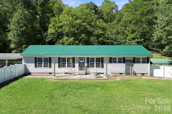 20 Warren Creek RD, Candler, NC 28715