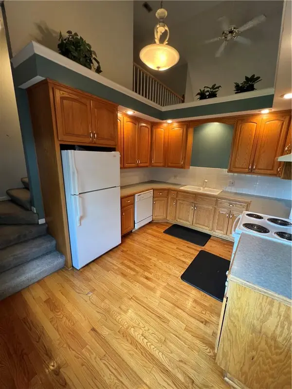 4217 N Devonshire DR, St Joseph, MO 64506