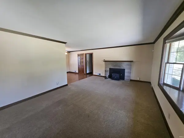 12505 Petersburg RD, Evansville, IN 47725