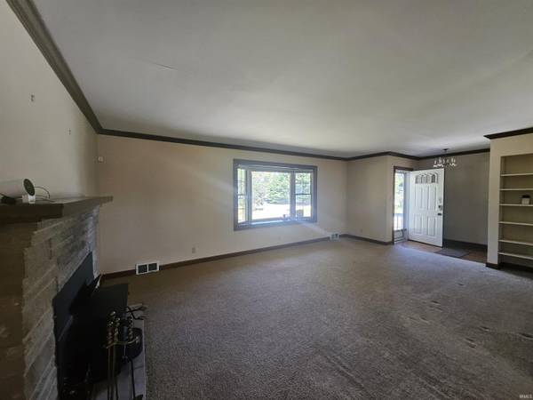 12505 Petersburg RD, Evansville, IN 47725