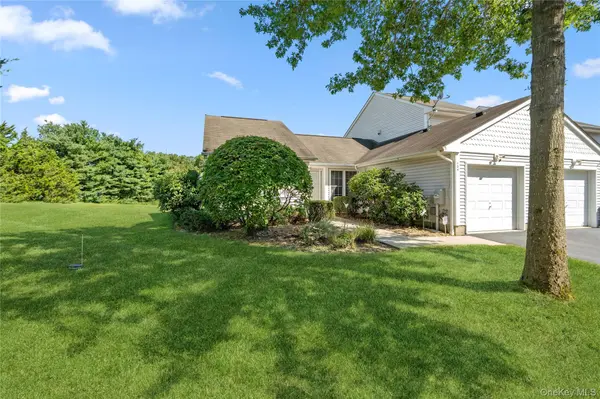 104 Sagaponack CT, Melville, NY 11747