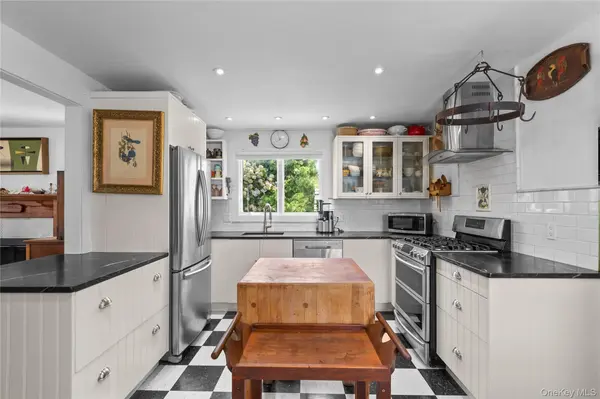 15 Walton ST, Call Listing Agent, CT 06039