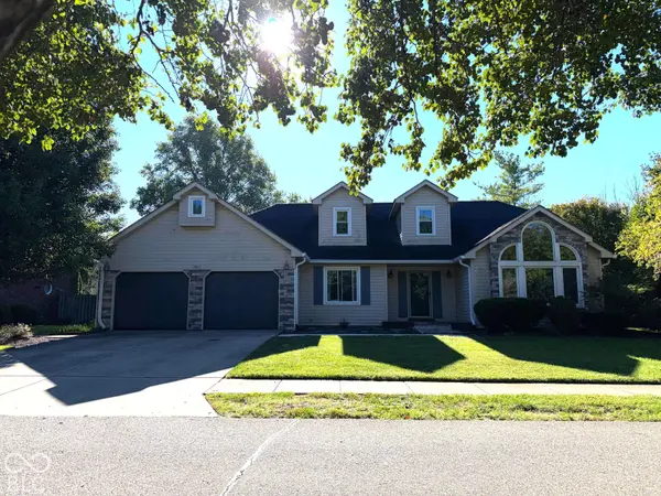 3811 Oriole DR, Columbus, IN 47203