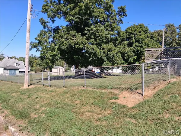 538 Cooper Ave, Paris, MO 65275