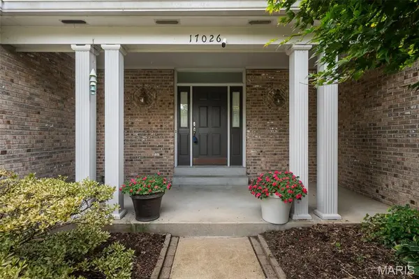 17026 Kimwood CT, Chesterfield, MO 63005