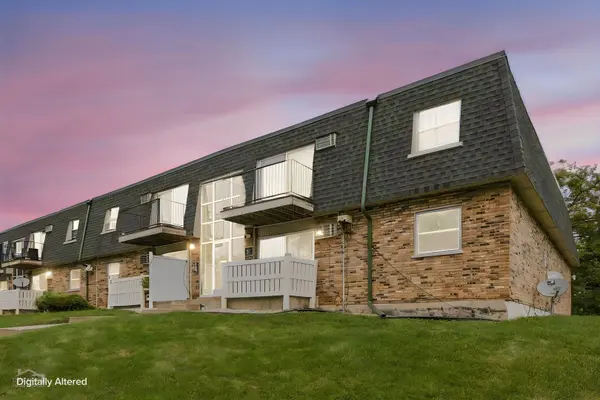 10045 S Walnut TER #1-101, Palos Hills, IL 60465