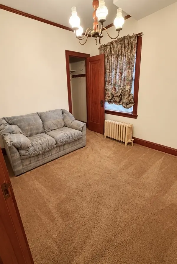 6243 W Waveland AVE, Chicago, IL 60634