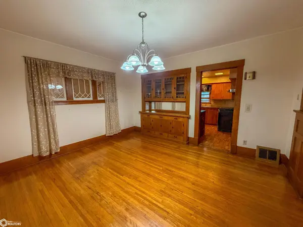 216 4th ST, Hampton, IA 50441
