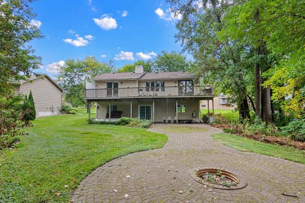 6933 Magda DR, Maple Grove, MN 55369