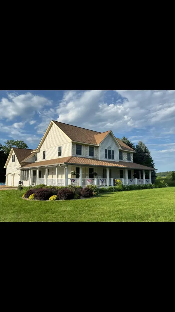 W12942 640th AVE, Prescott, WI 54021