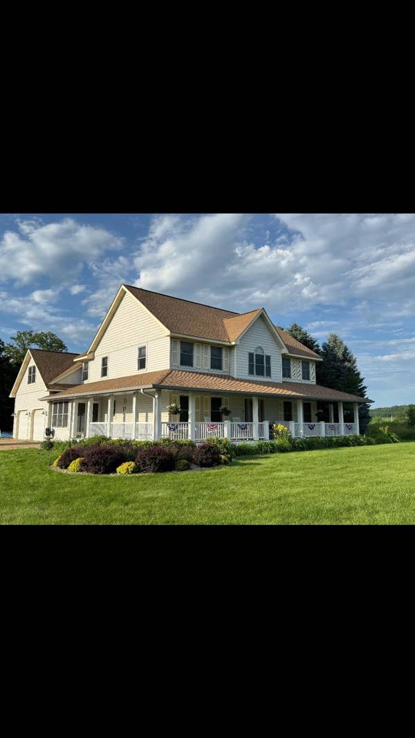 W12942 640th AVE, Prescott, WI 54021
